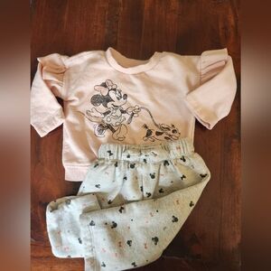 Minnie Mouse Sweathshirt and Sweatpans Outfit